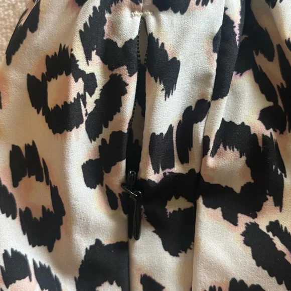 NWT Johnny Was Calme Women’s Elements White Animal Print Hike Short Size XS - Picture 7 of 7